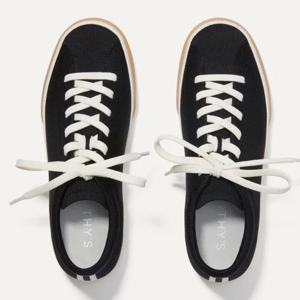 Like NEW Rothy’s Black Laceup Sneakers sz 8.5